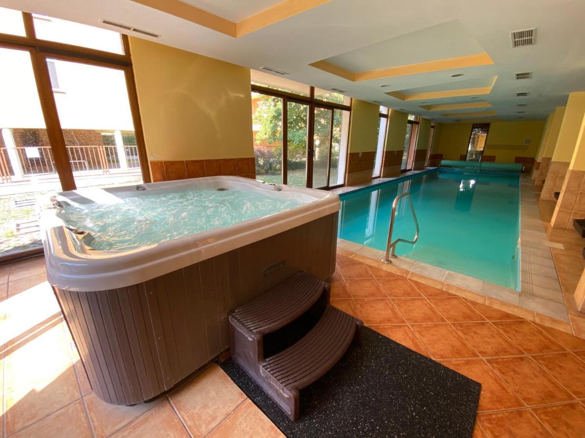 שיופוק Dorina Wellness Apartman מראה חיצוני תמונה