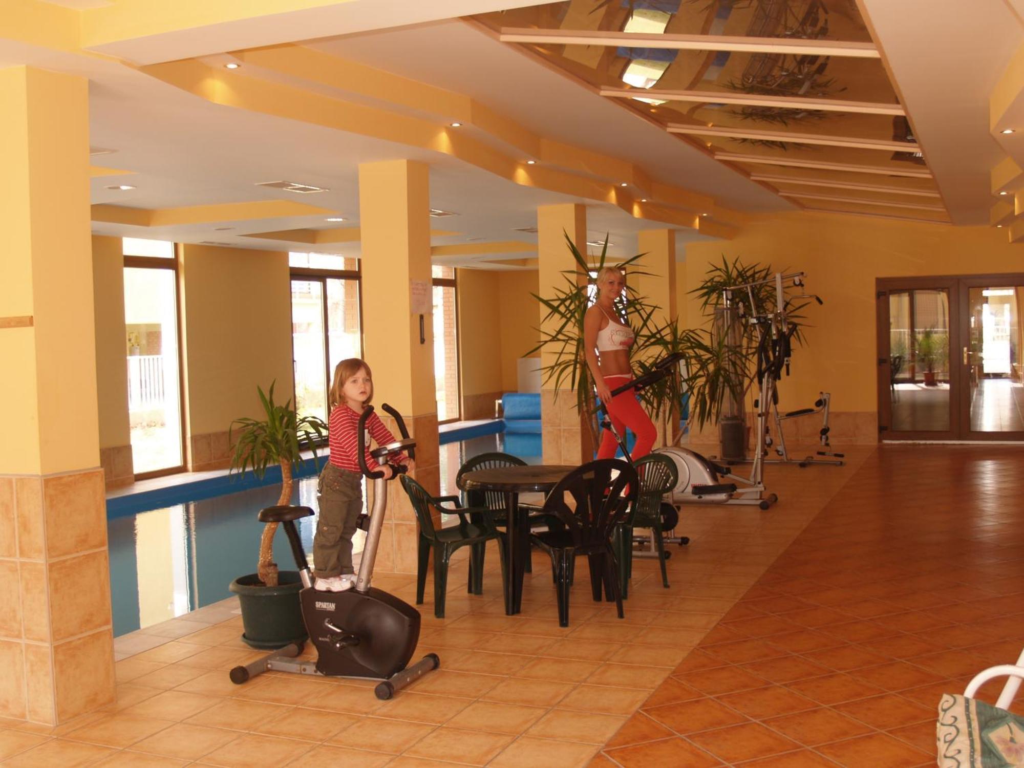 שיופוק Dorina Wellness Apartman מראה חיצוני תמונה